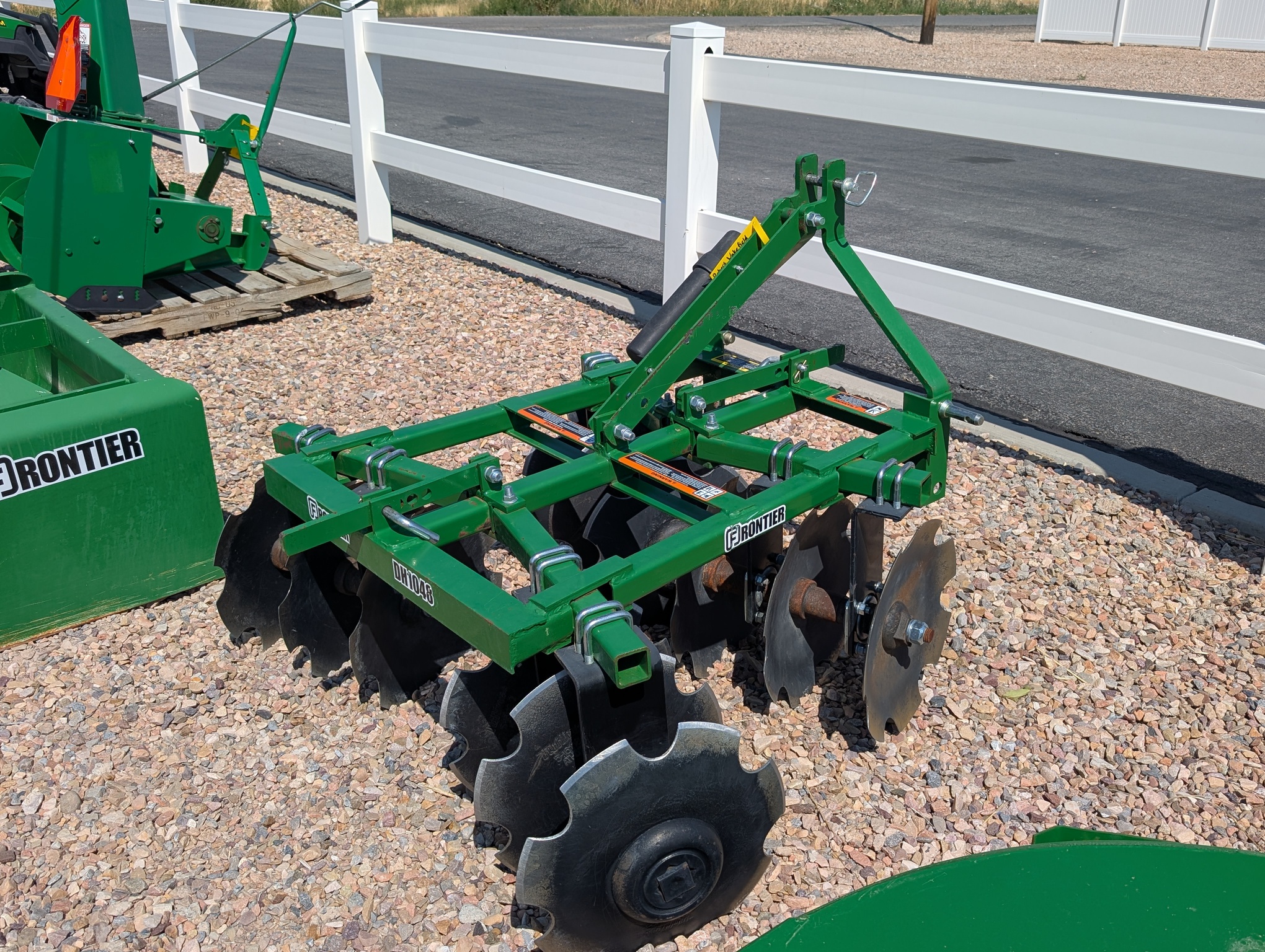 2018 Frontier DH1048 Image 4