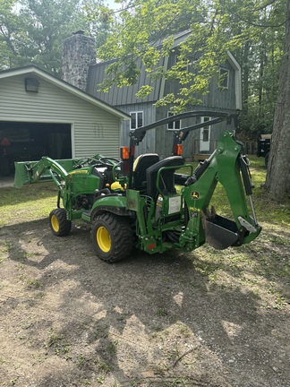 Photo of 2018 John Deere 1025R