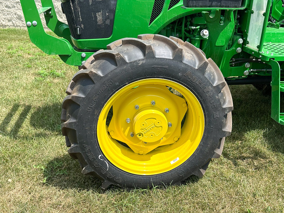 2023 John-Deere 5075E