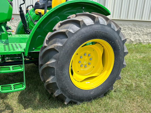 2023 John-Deere 5075E