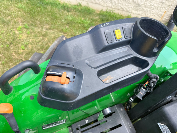 2023 John-Deere 5075E