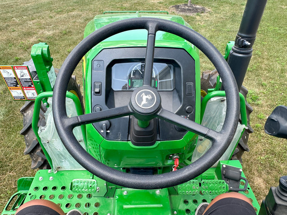 2023 John-Deere 5075E