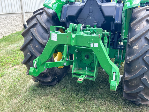 2023 John-Deere 5075E
