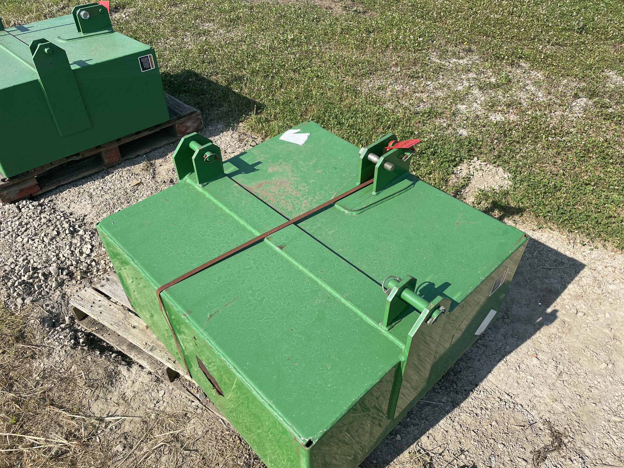 John Deere BALLAST BOX Image 1