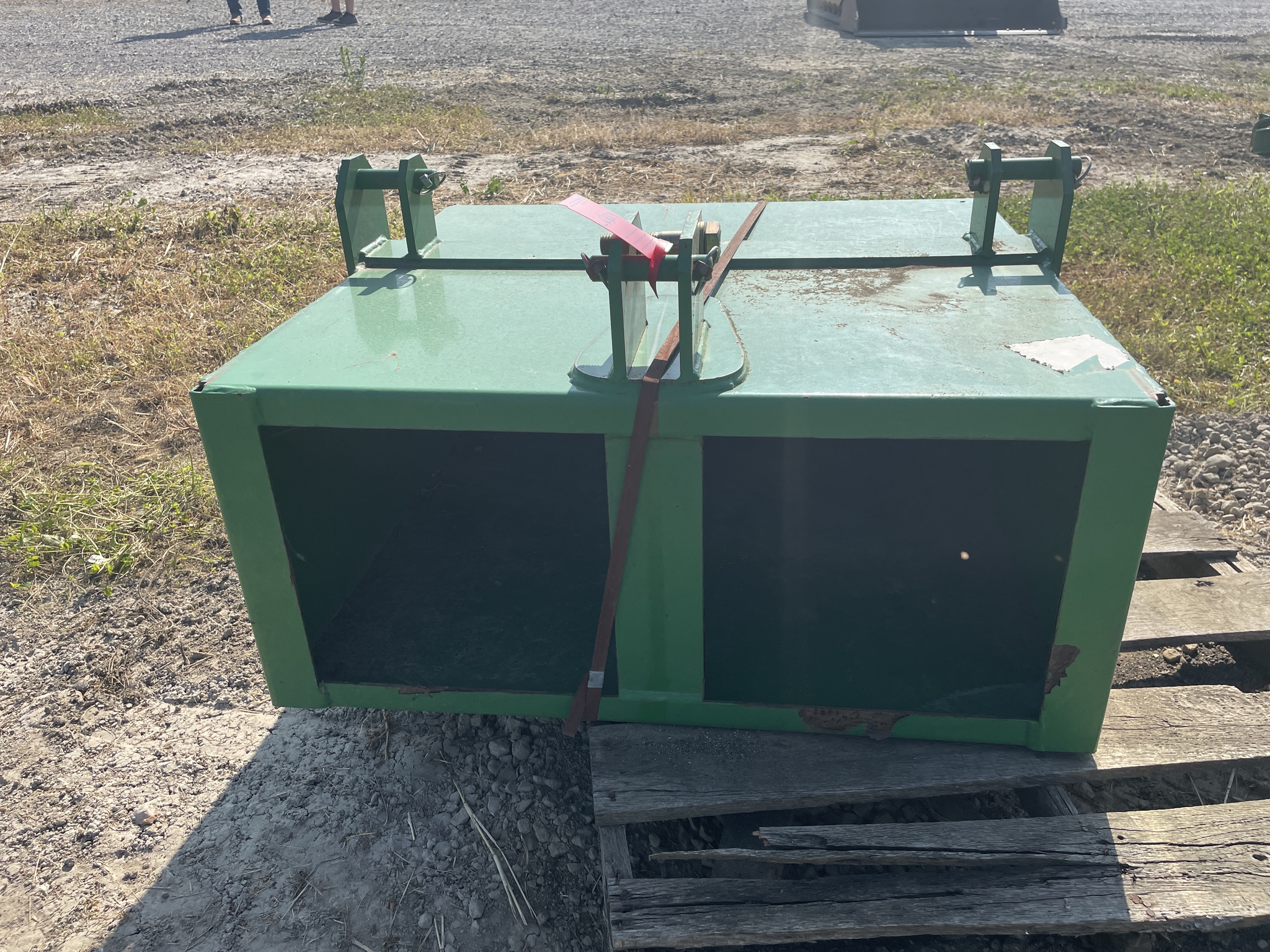 John Deere BALLAST BOX Image 3