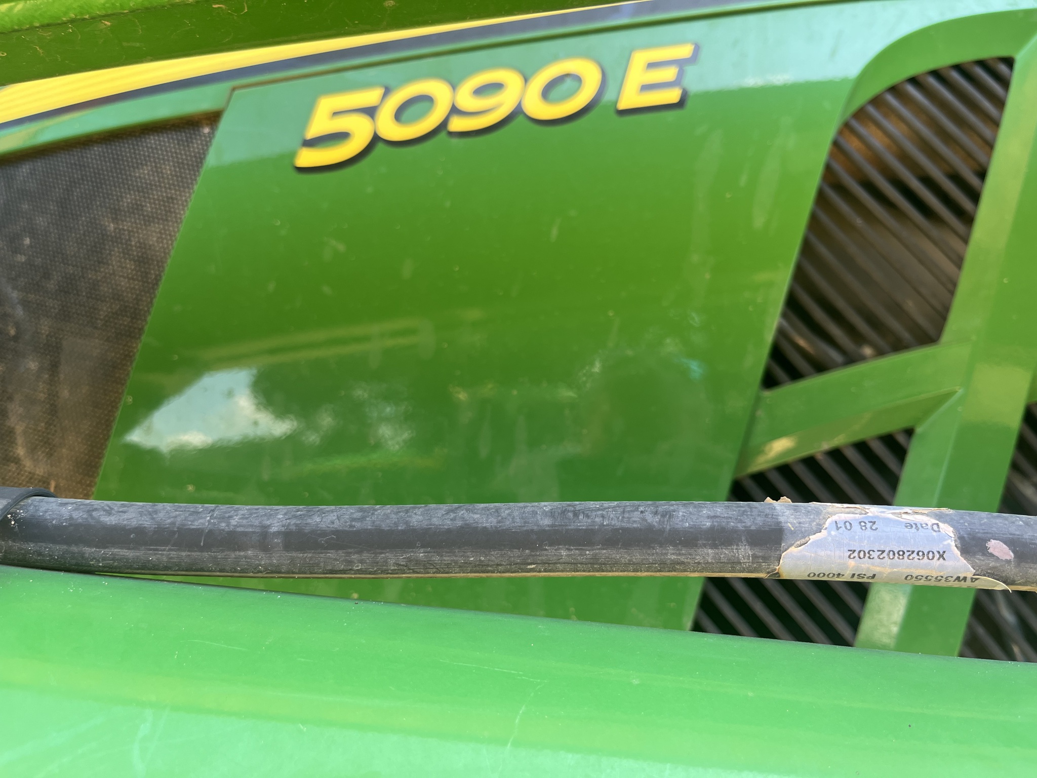 2020 John Deere 5090E Image 6