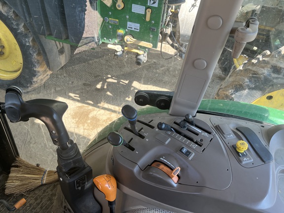 2020 John Deere 5090E-12