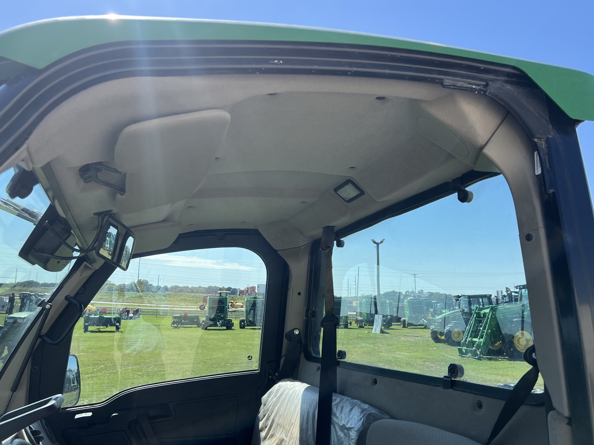  2024 John Deere XUV 835R at Heritage Tractor in Rogersville, MO