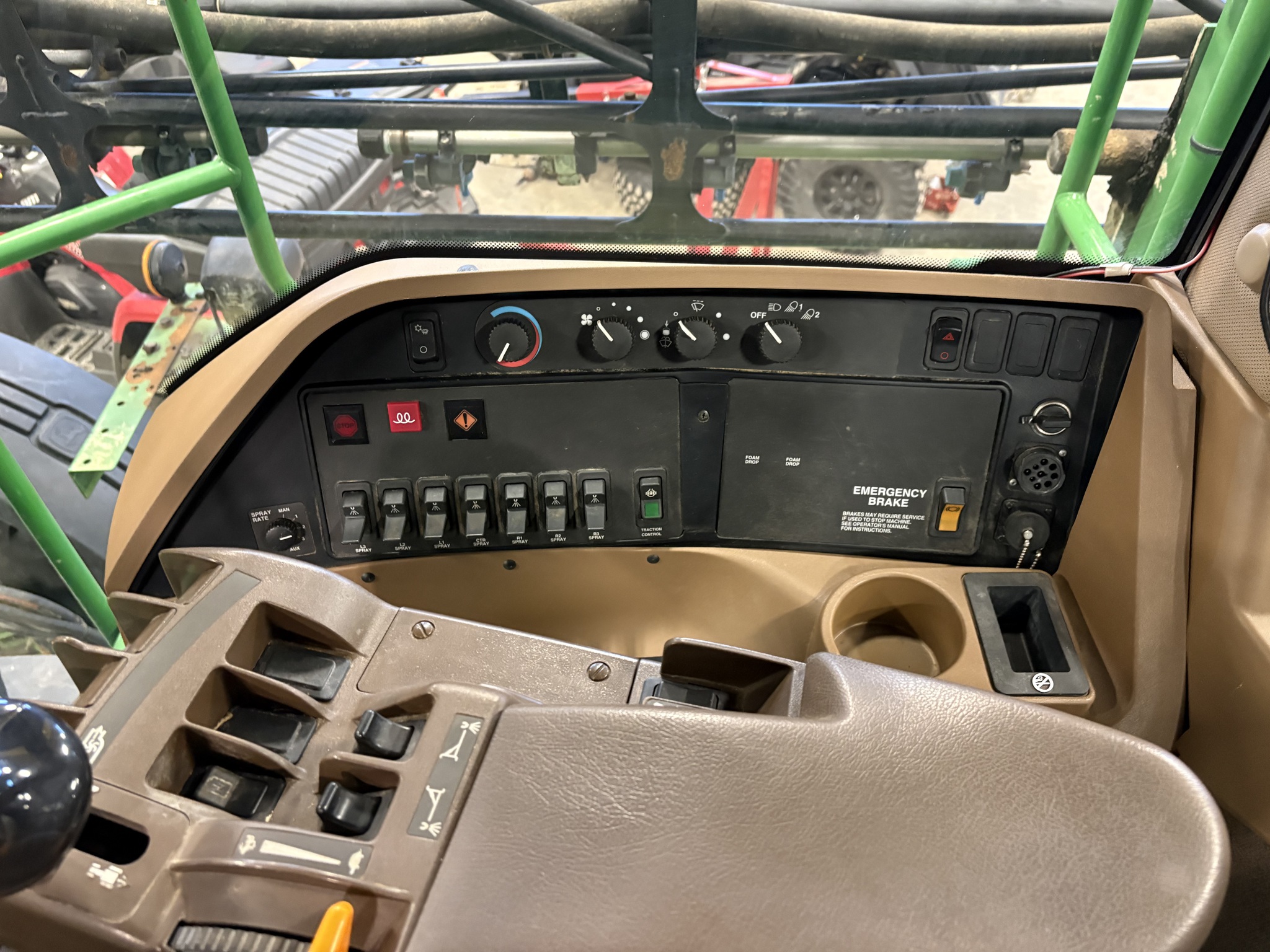 2009 John Deere 4730 Image 9