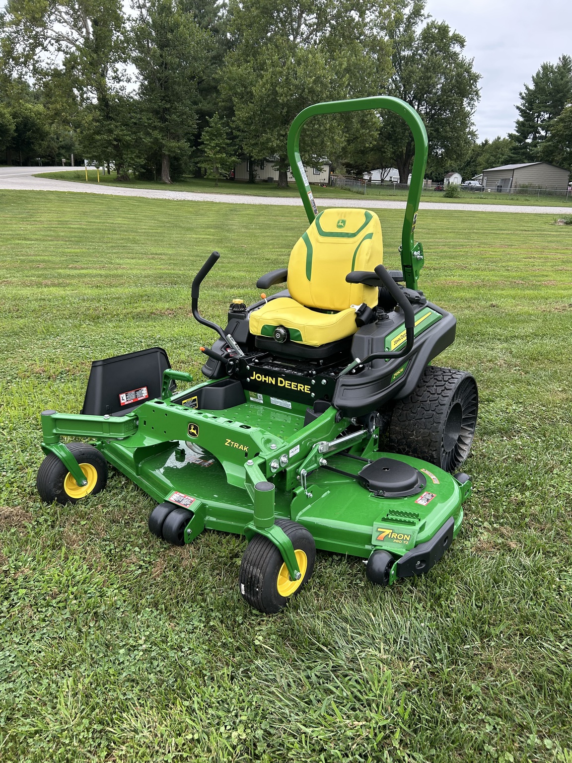 2025 John Deere Z950M Image 2