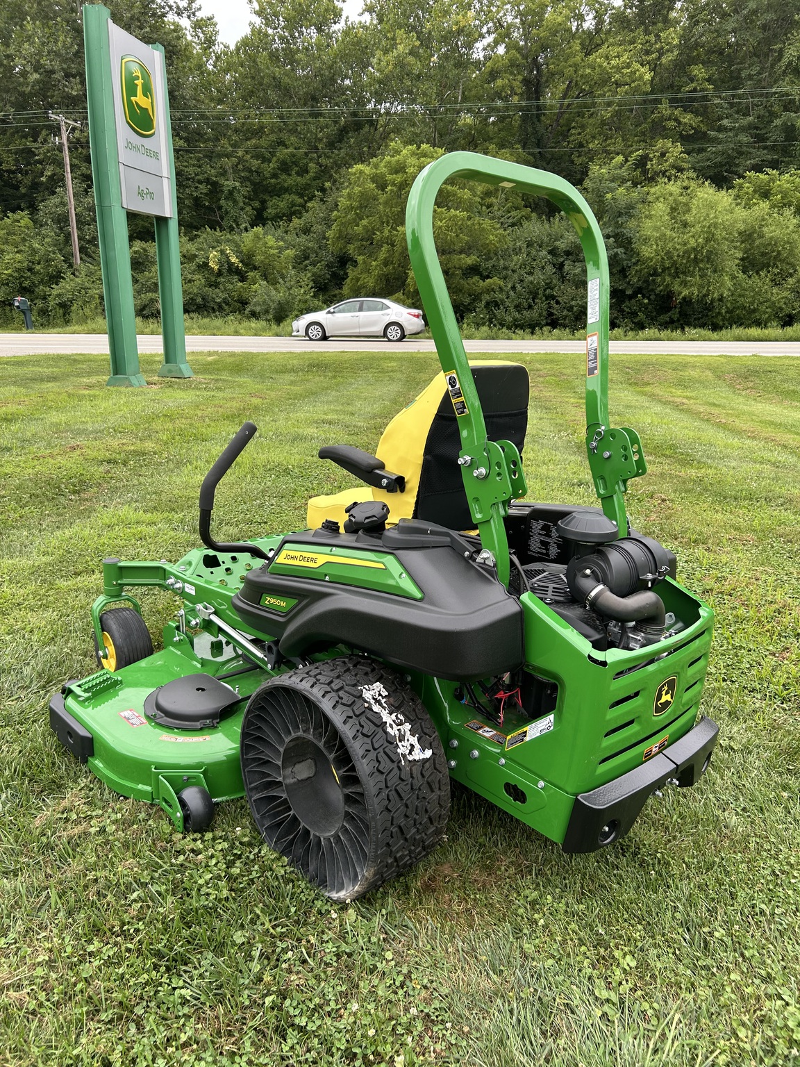 2025 John Deere Z950M Image 4
