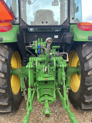2022 John Deere 6120E Photo 3