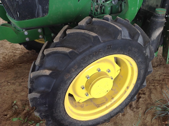 Photo of 2023 John Deere 5060E