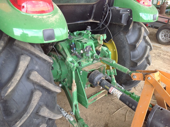 Photo of 2023 John Deere 5060E