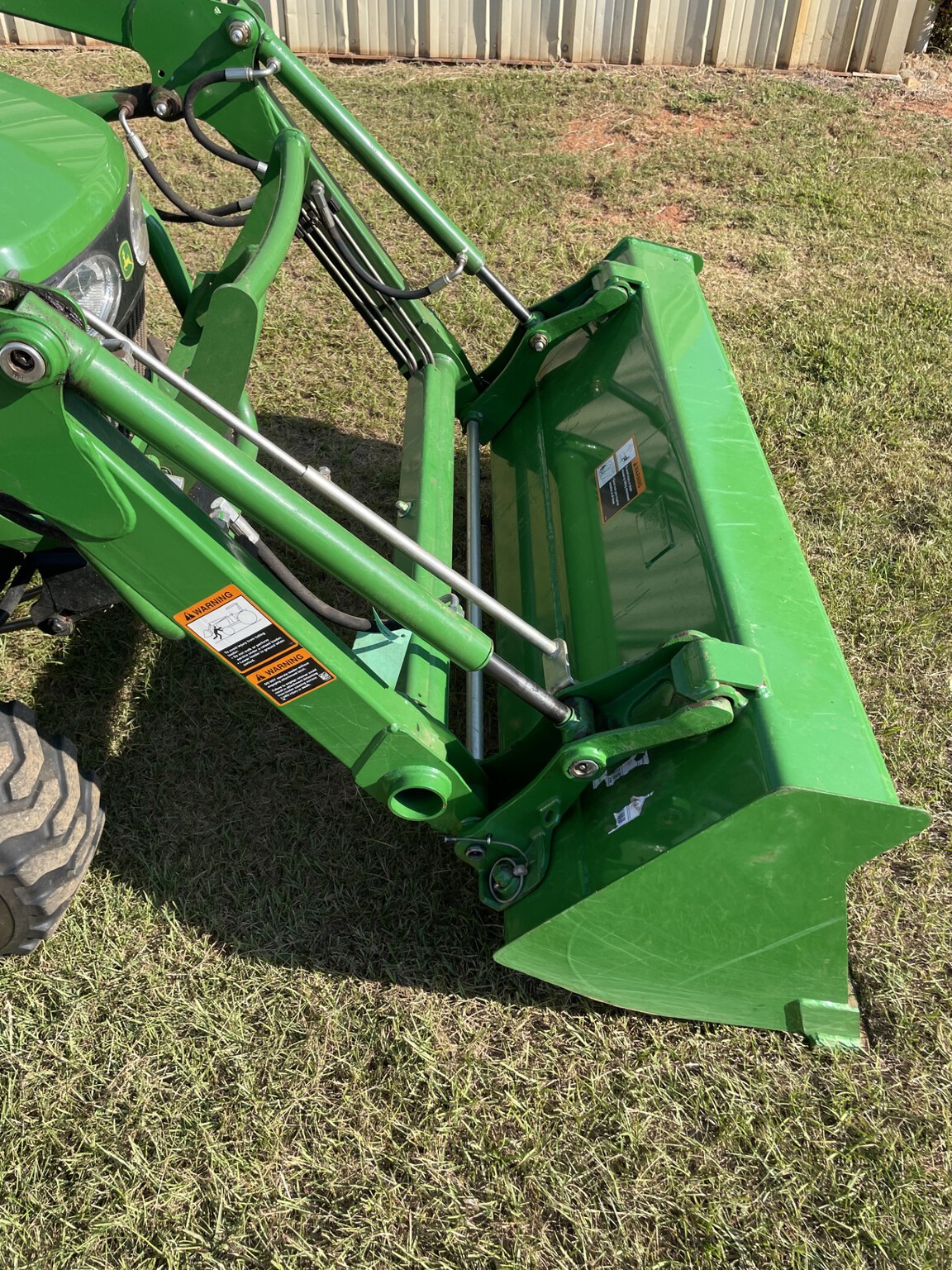 John Deere 2032R Image 5