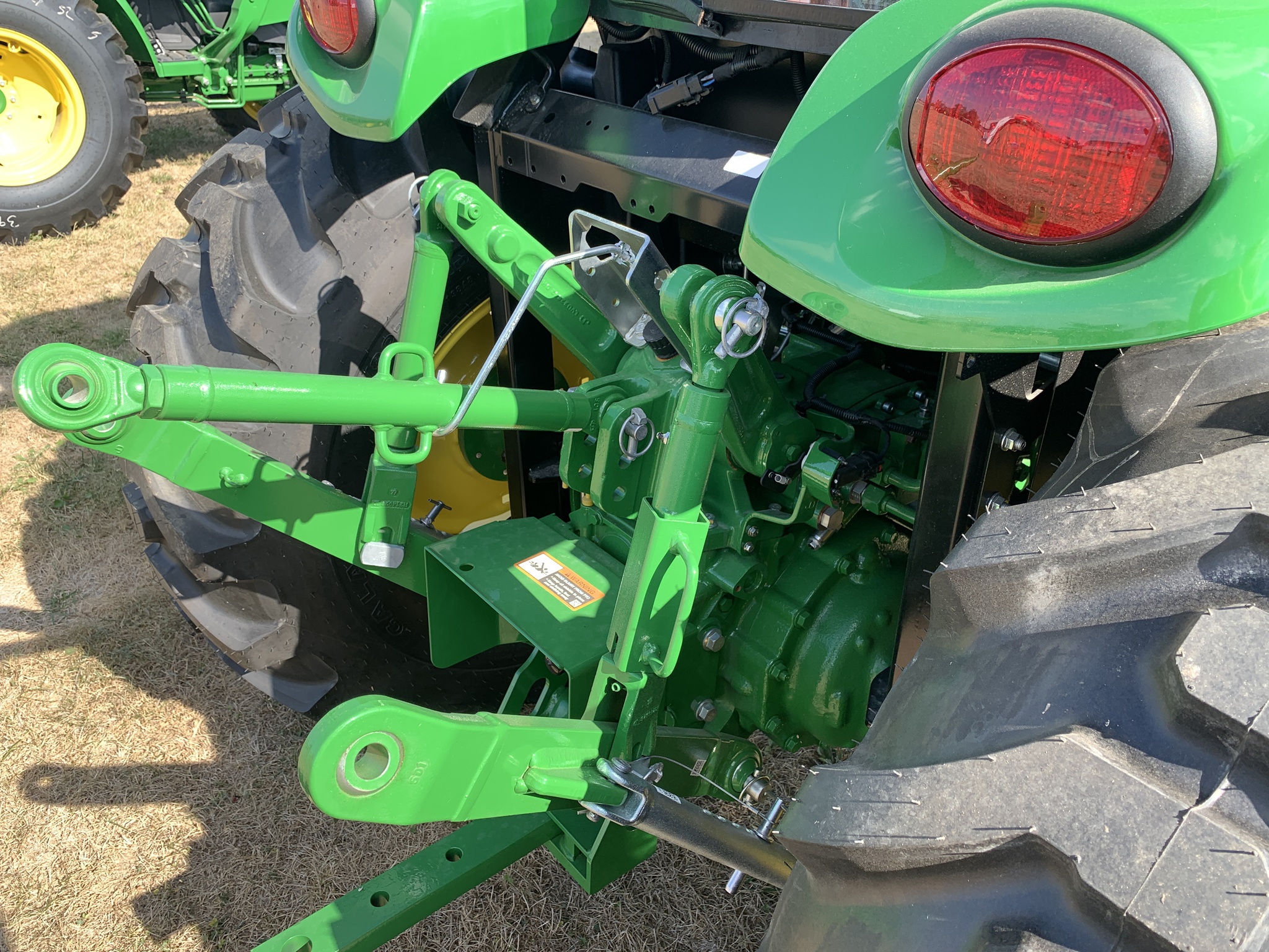2025 John Deere 4066R Image 5