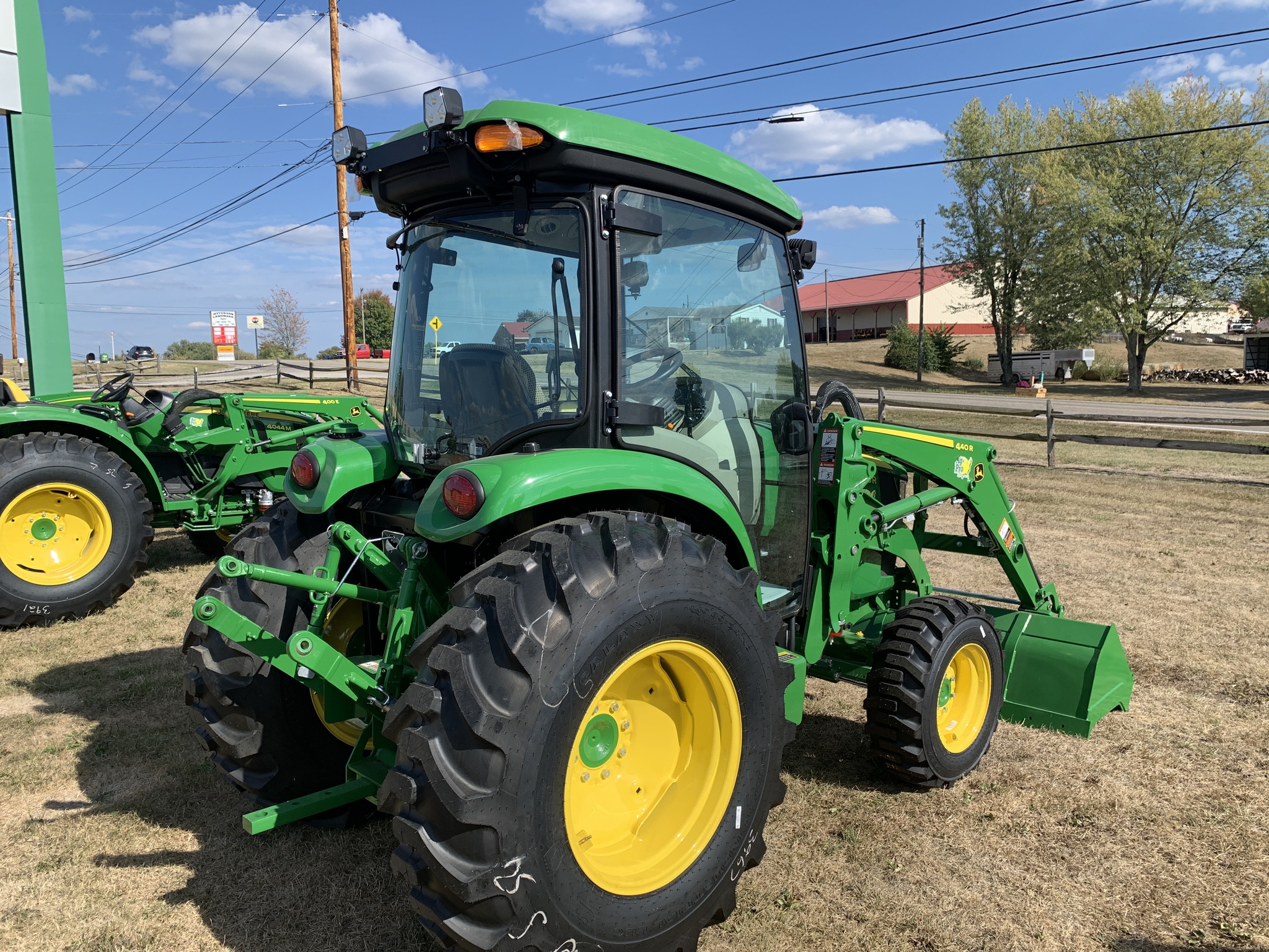 2025 John Deere 4066R Image 6
