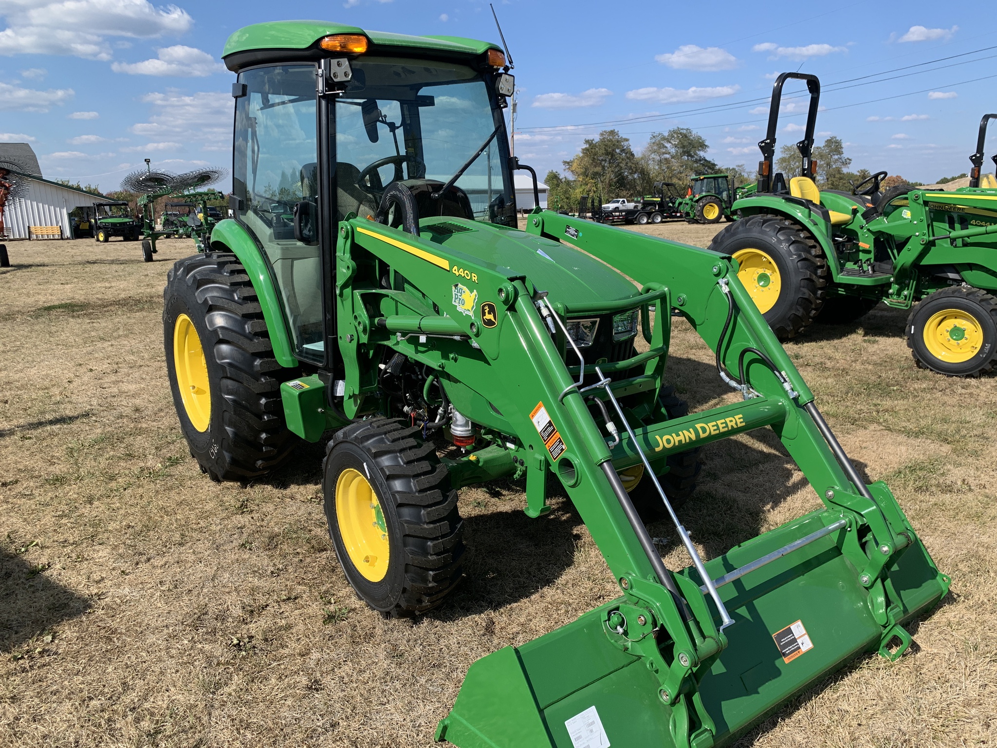 2025 John Deere 4066R Image 1