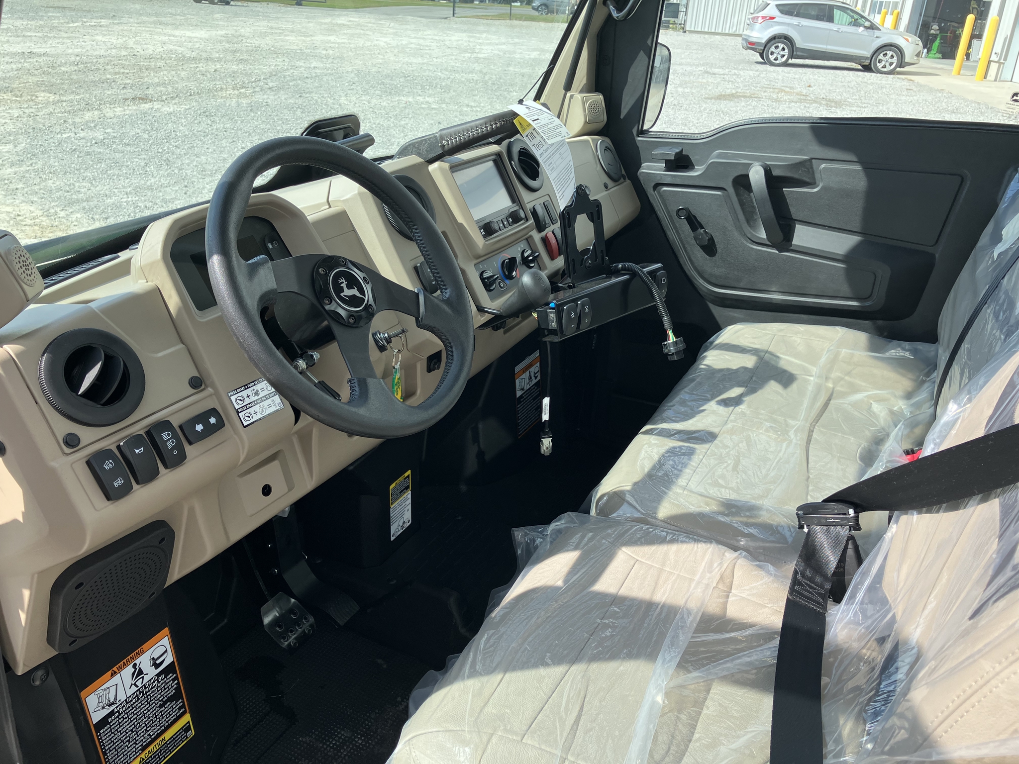 2025 John Deere XUV 845R SIGNATURE ED Image 9