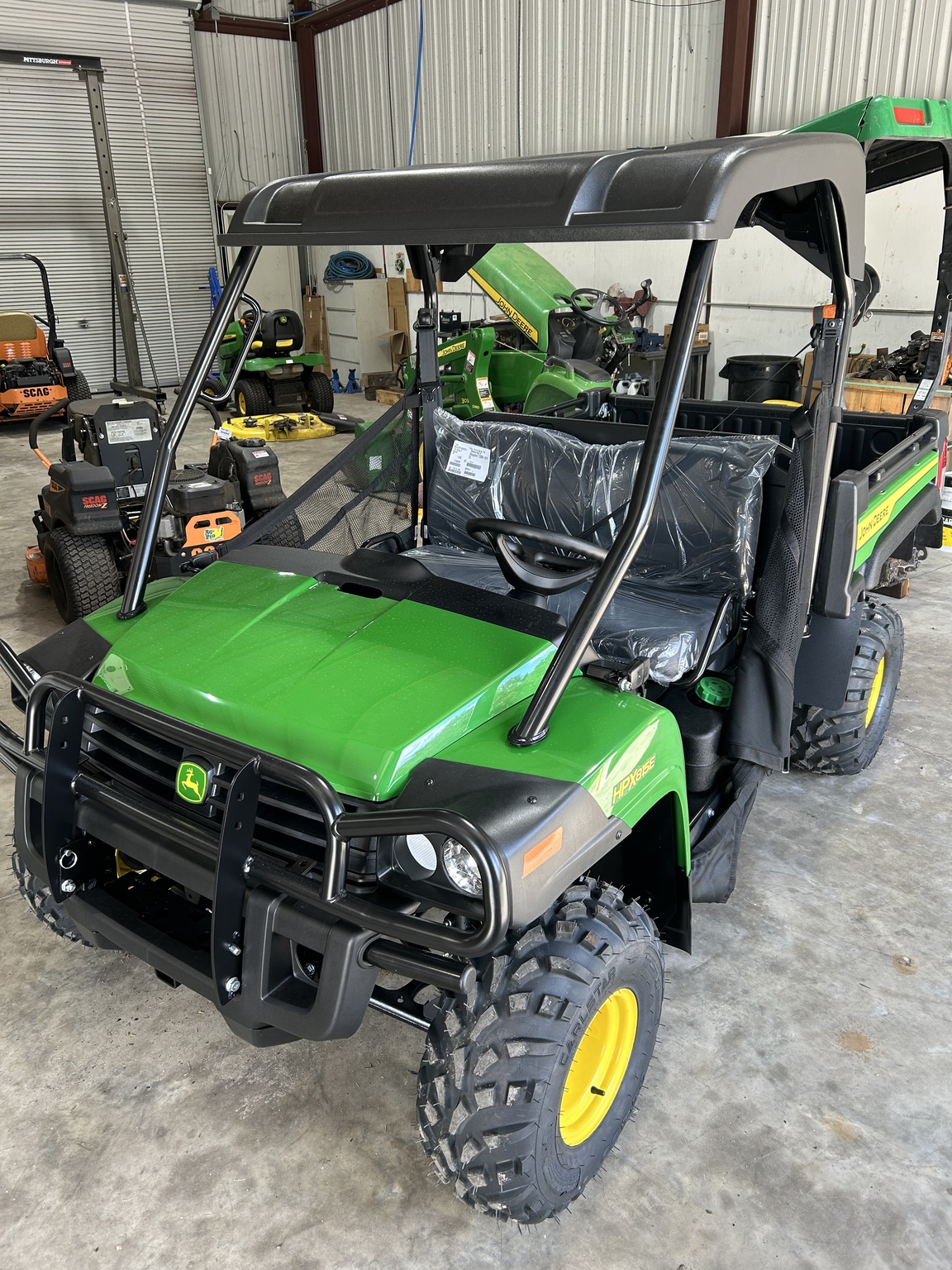 2025 John Deere HPX 815E Image 3