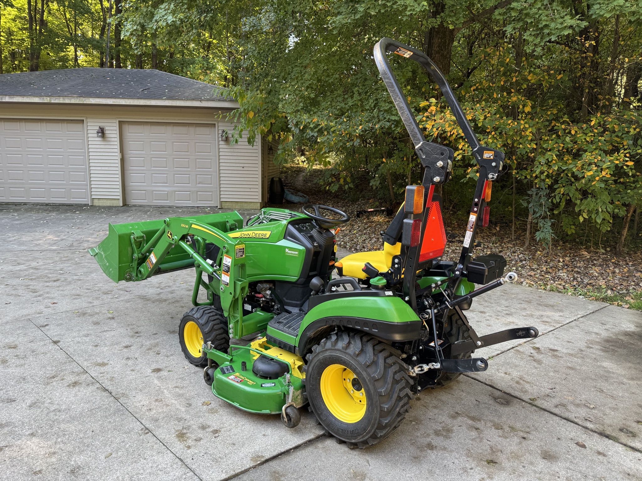 2019 John Deere 1025R Image 3