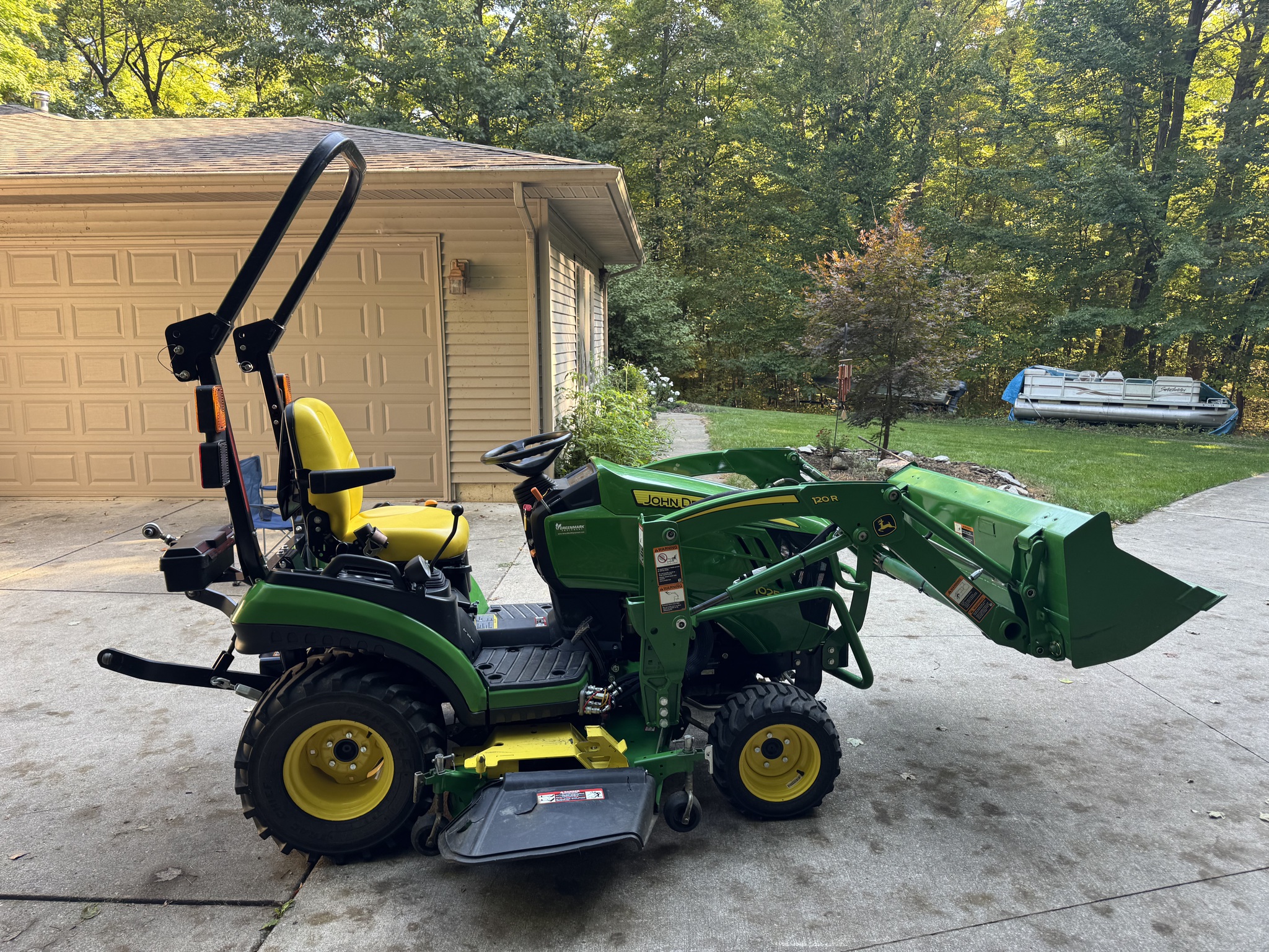 2019 John Deere 1025R Image 6