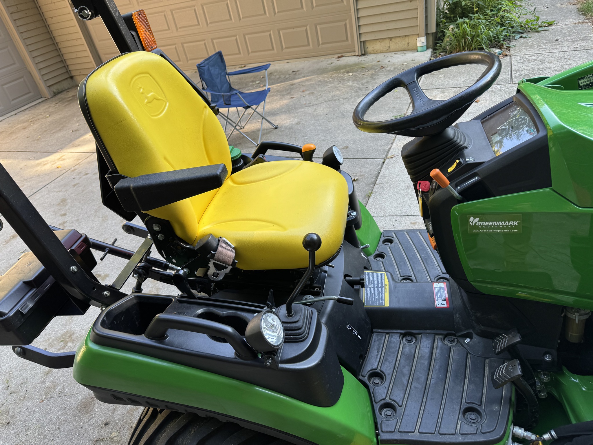 2019 John Deere 1025R Image 9