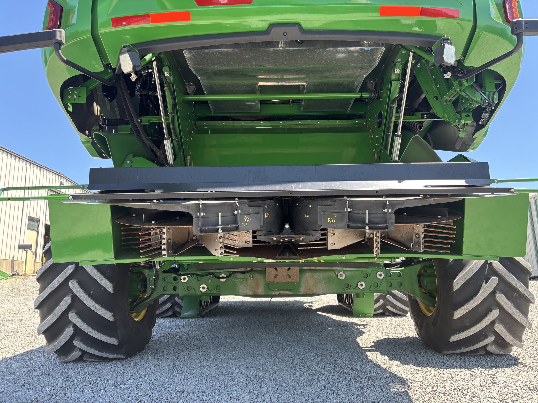  2022 John Deere X9 1000 at Heritage Tractor in Atchison, KS