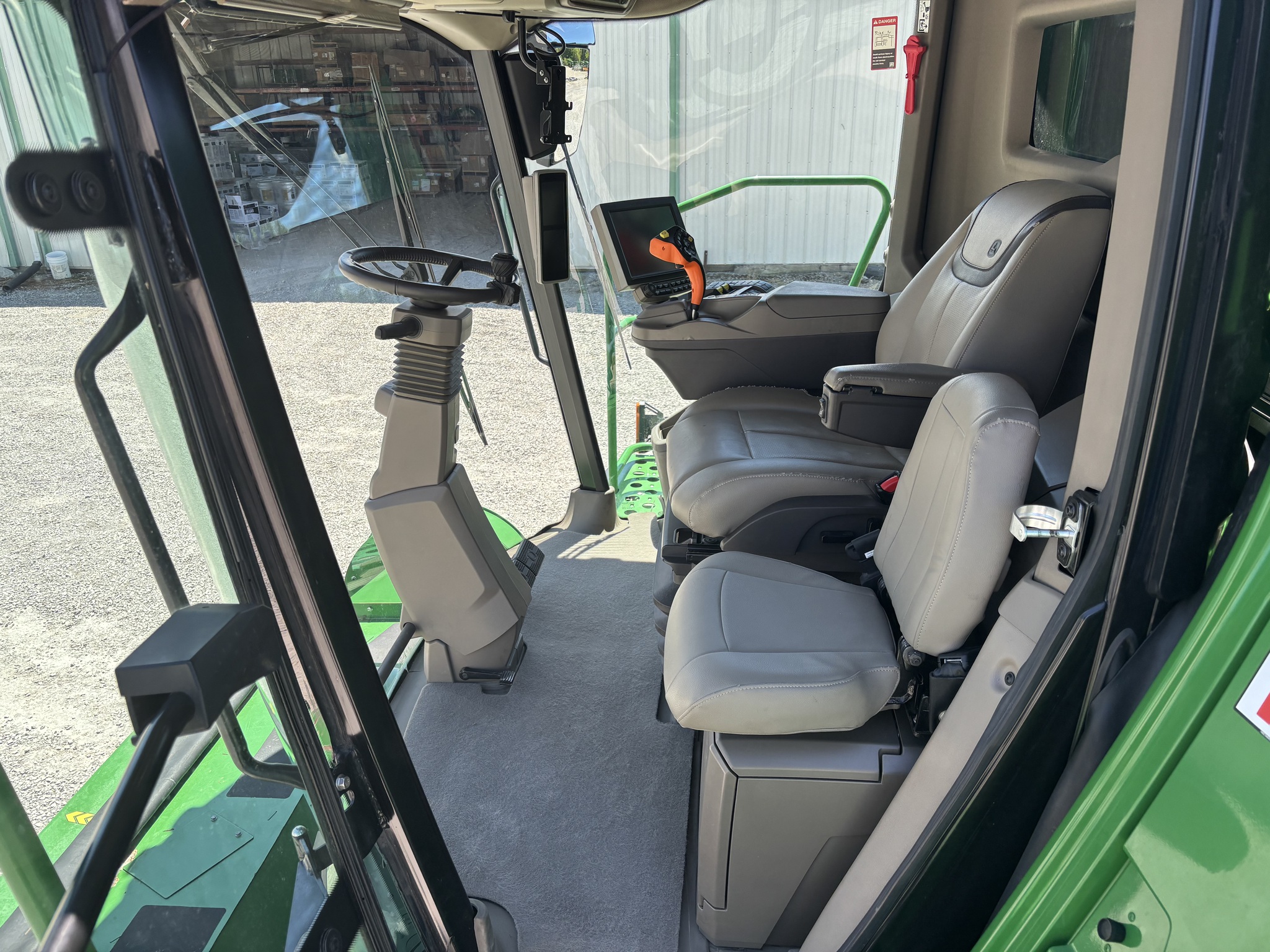  2022 John Deere X9 1000 at Heritage Tractor in Atchison, KS