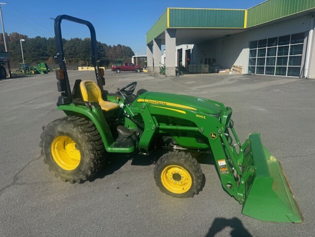 2022 John Deere 3038E