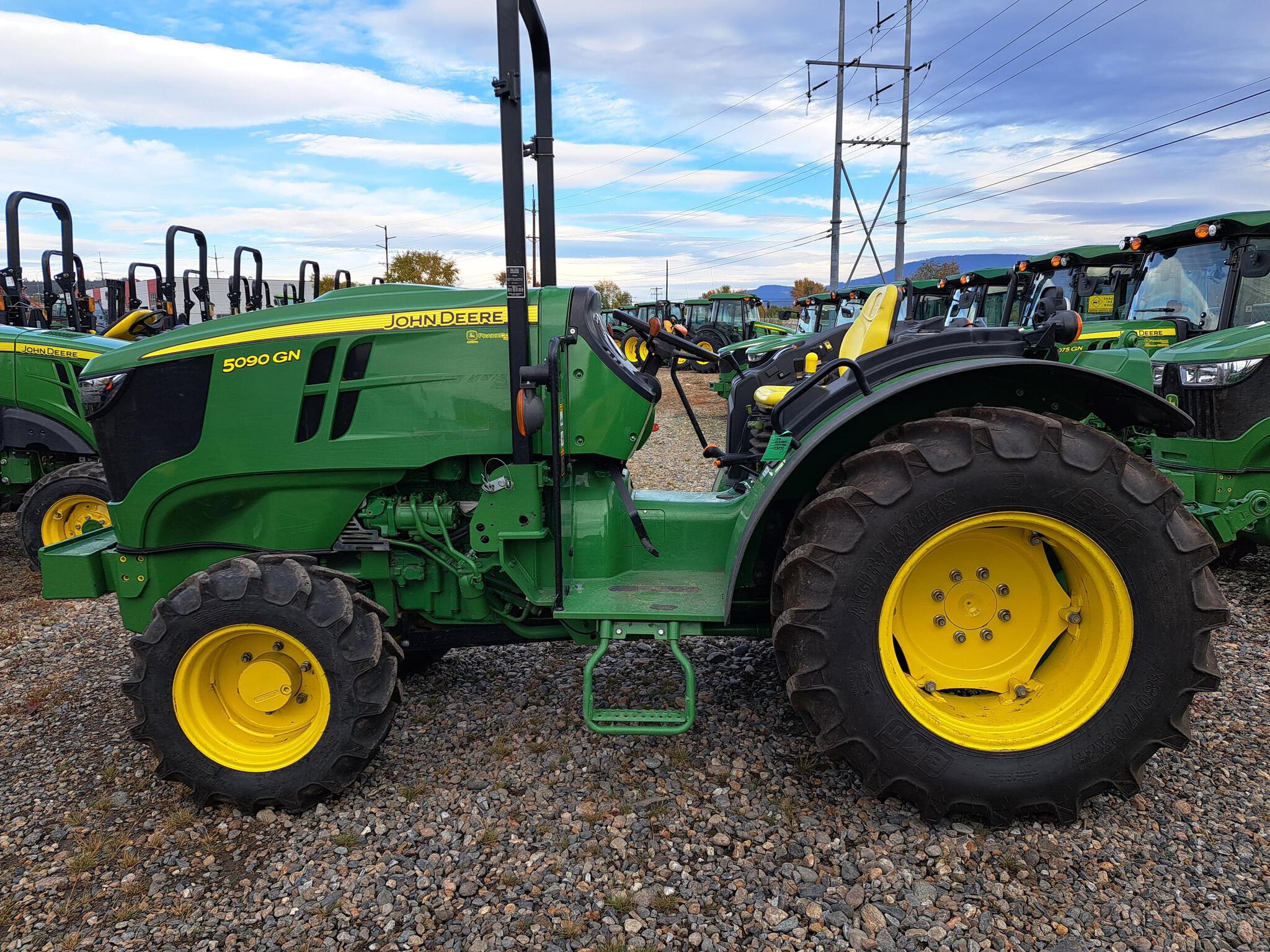 2023 John Deere 5090GN Image 1