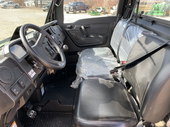 Photo of 2024 John Deere XUV 835M