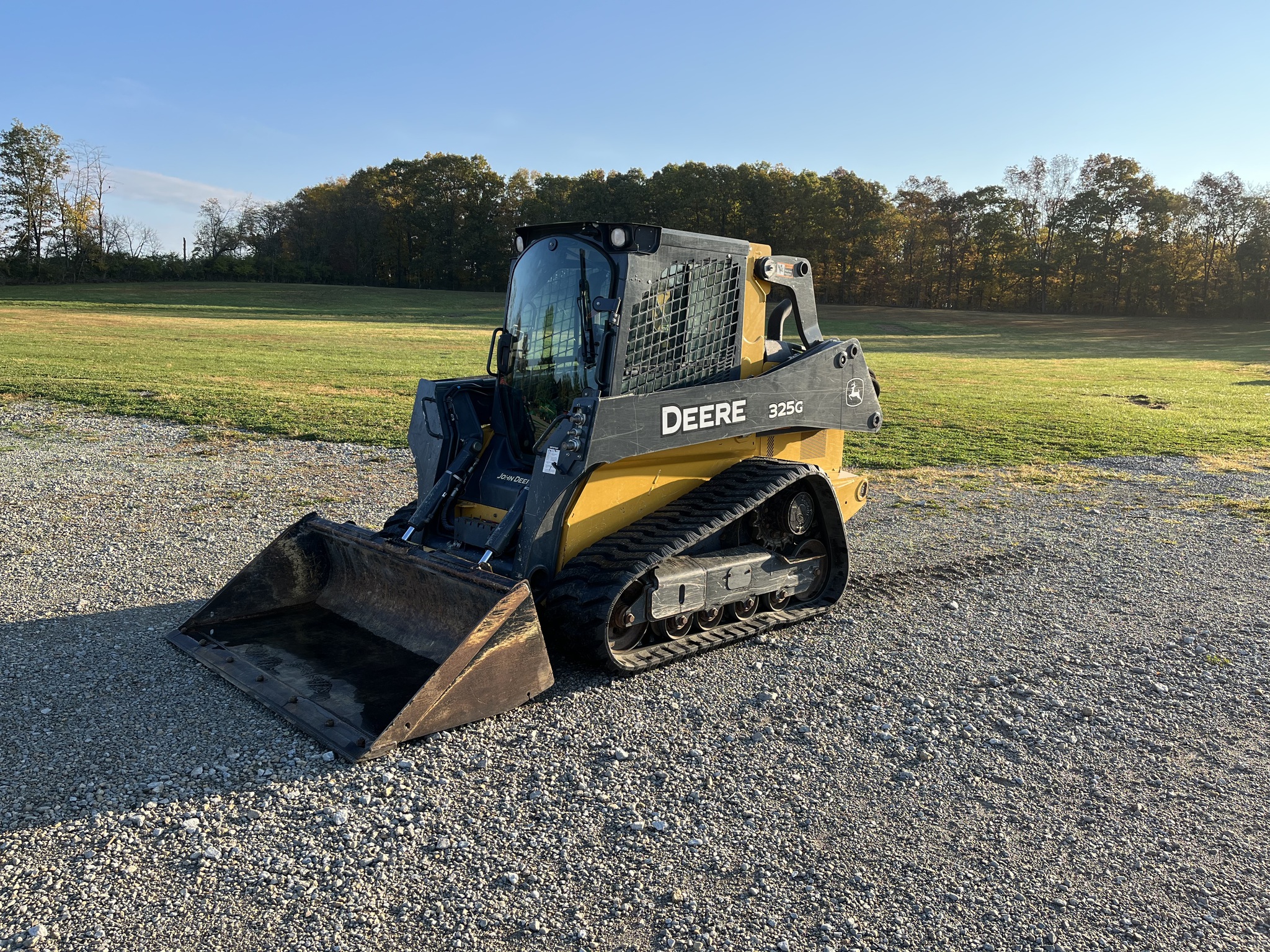 2019 John Deere 325G Image 1