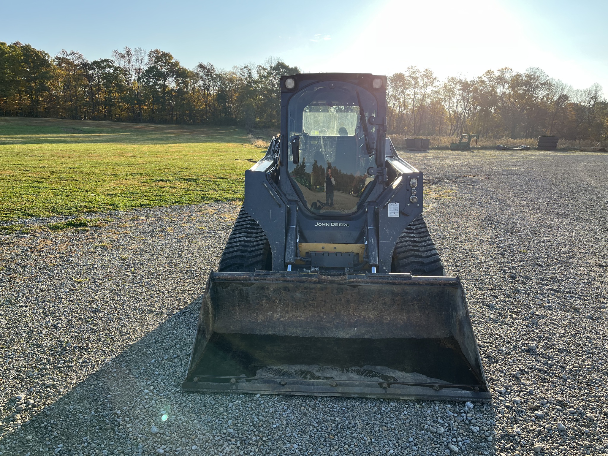 2019 John Deere 325G Image 6