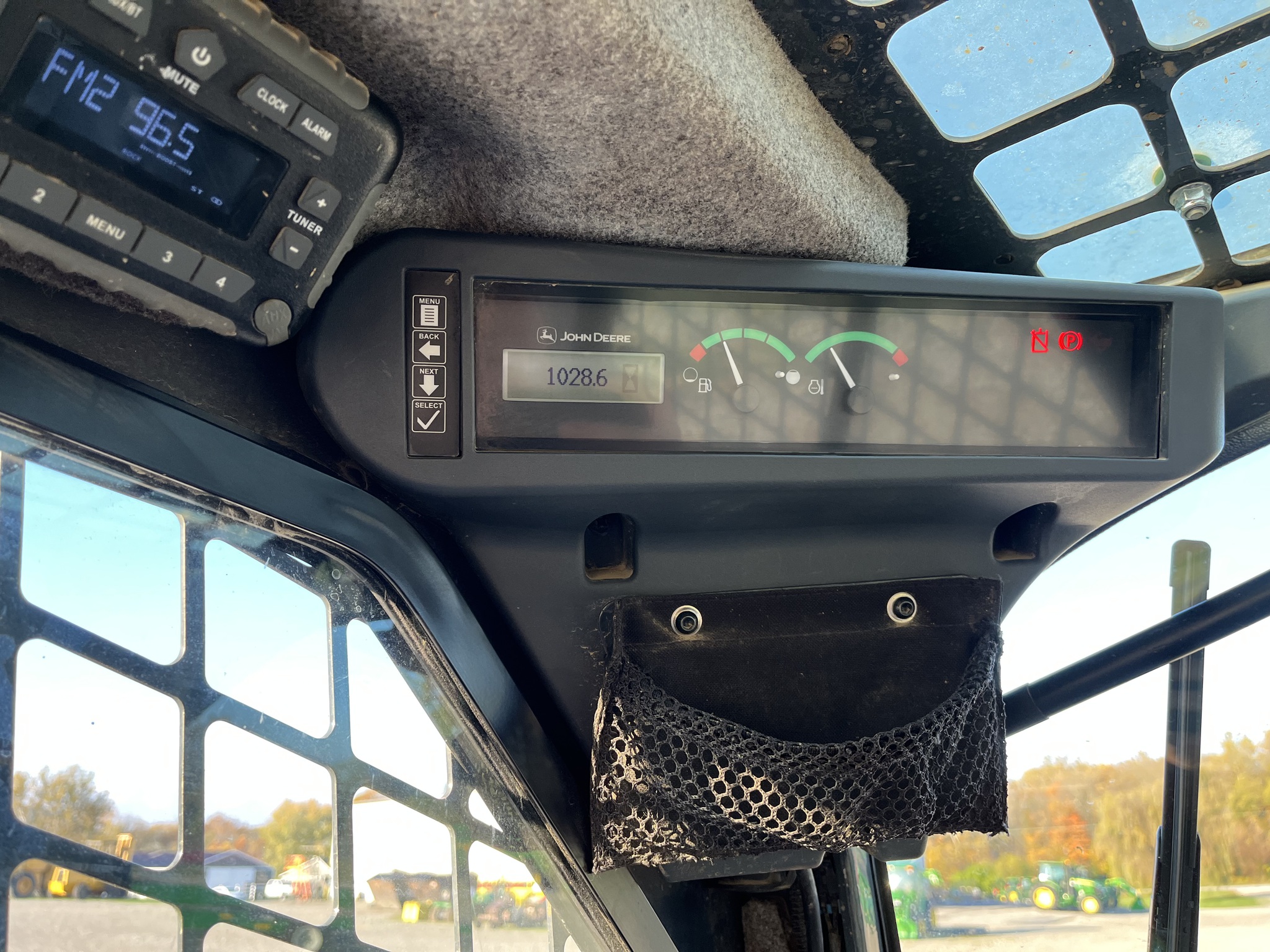 2019 John Deere 325G Image 9