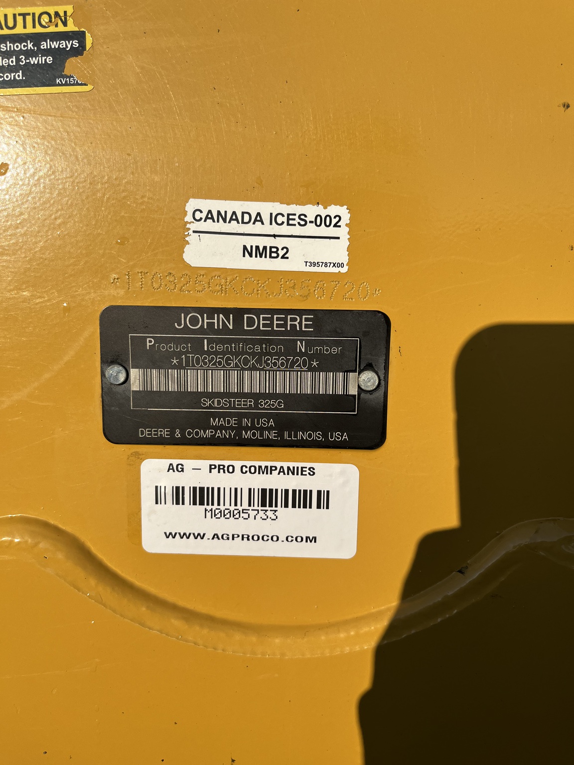 2019 John Deere 325G Image 10