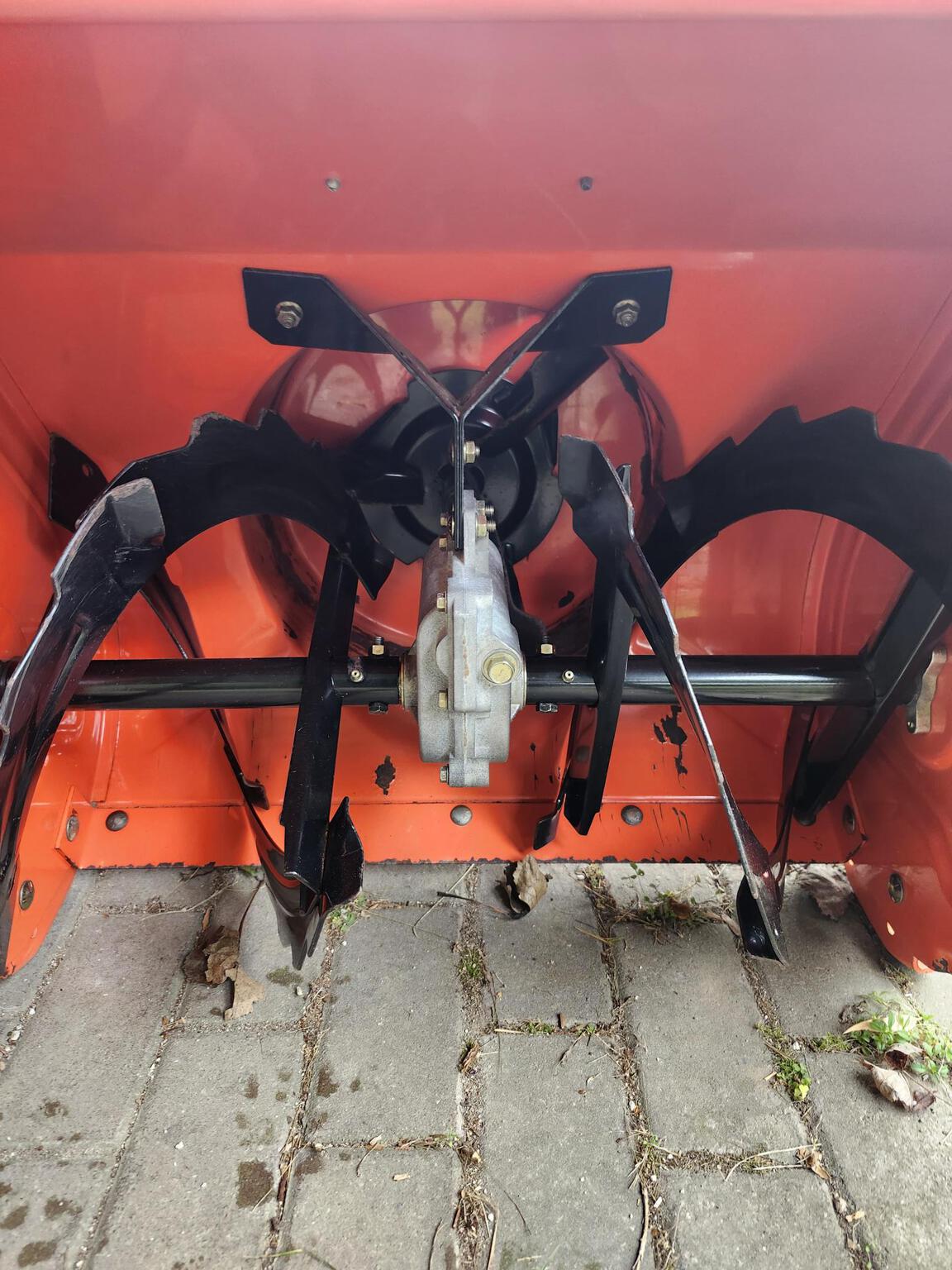 Ariens Deluxe 24 Image 3