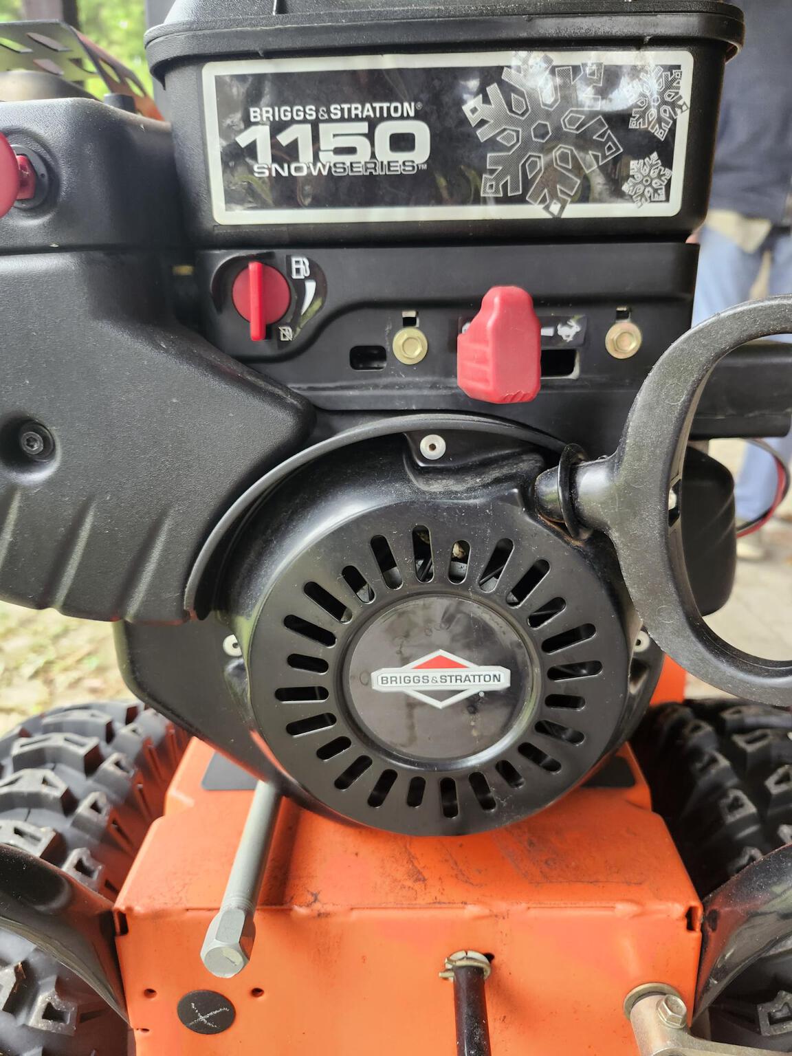 Ariens Deluxe 24 Image 5