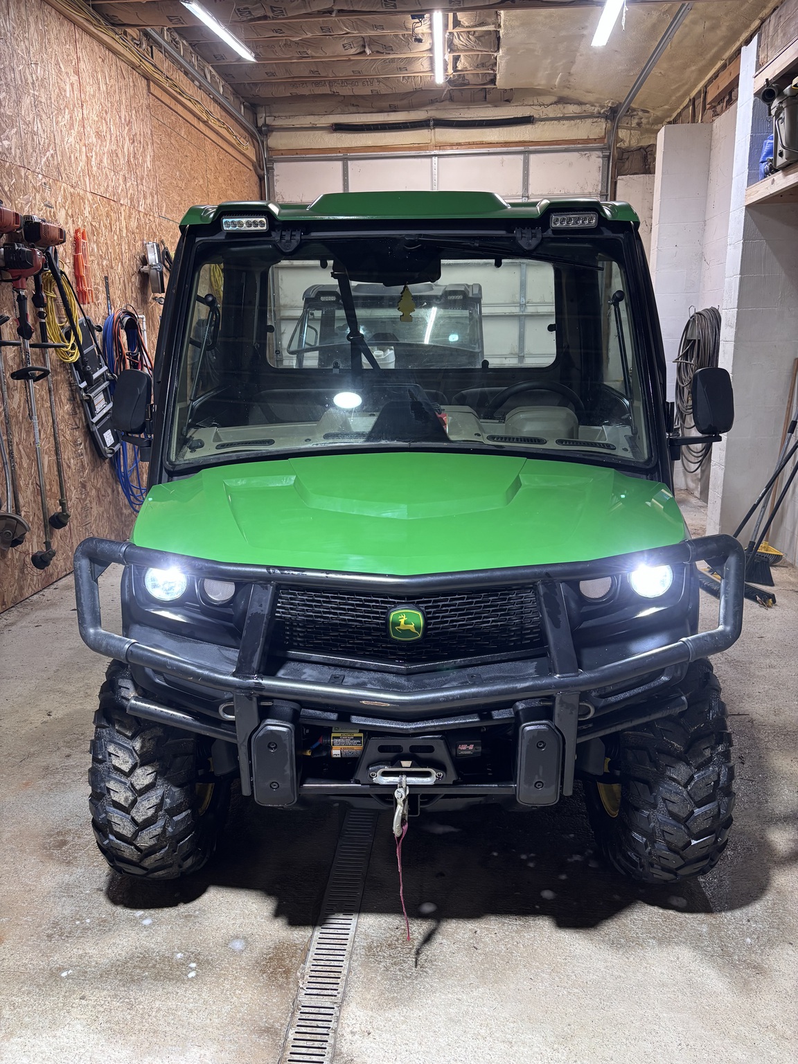 2023 John Deere 835R Image 2