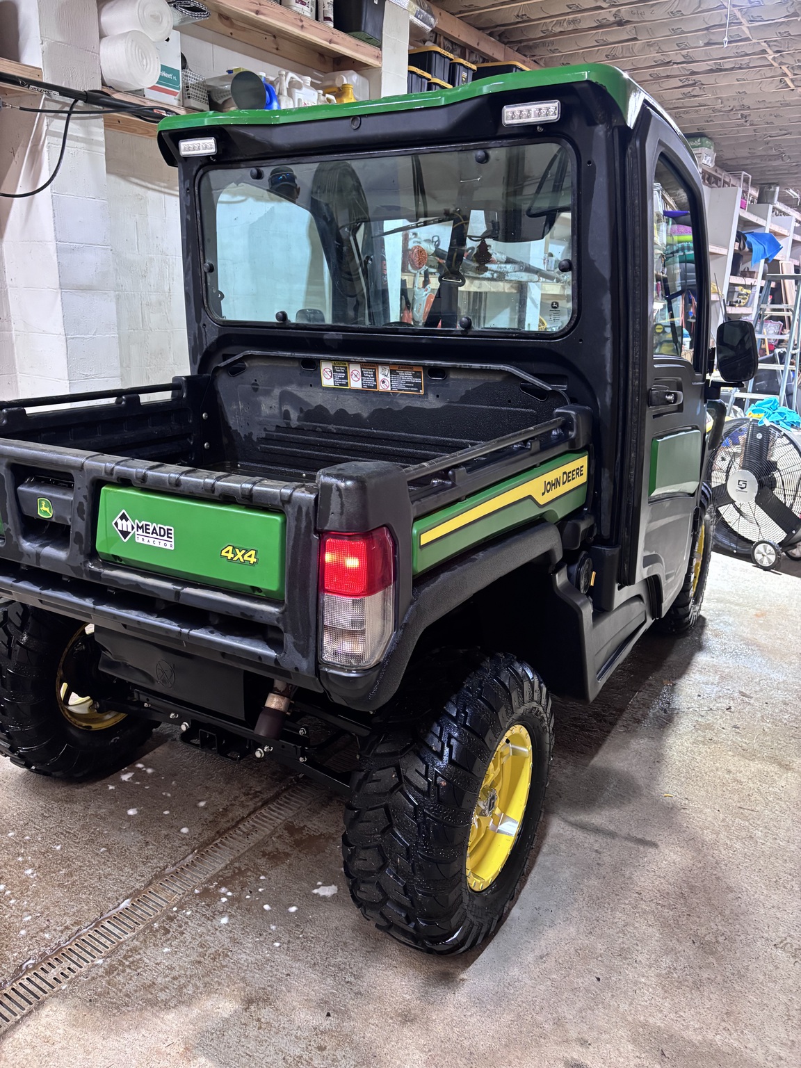 2023 John Deere 835R Image 5