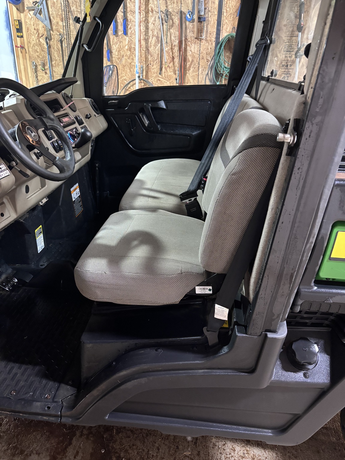 2023 John Deere 835R Image 7