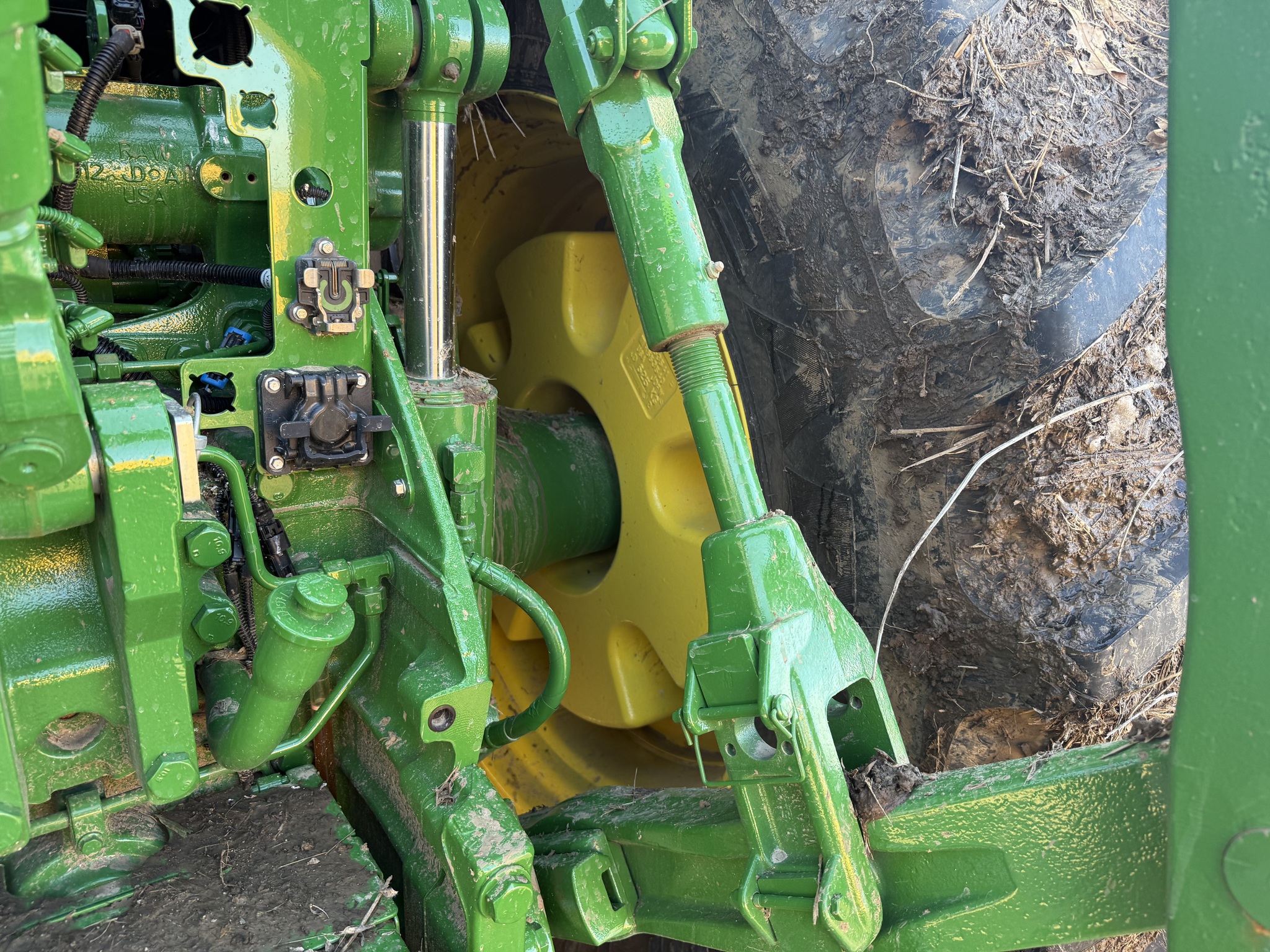  2025 John Deere 8R 340 at Heritage Tractor in Nevada, MO