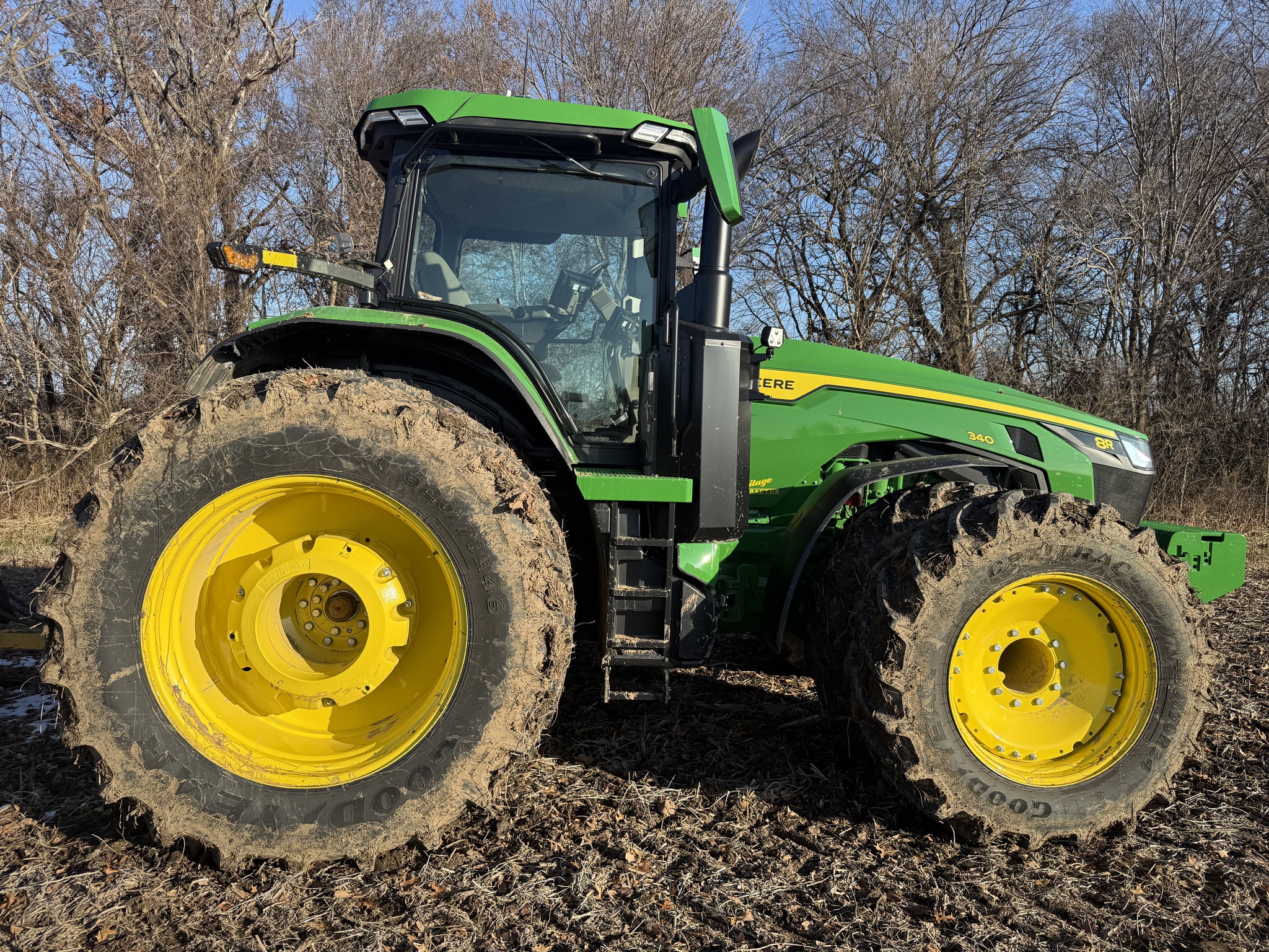  2025 John Deere 8R 340 at Heritage Tractor in Nevada, MO