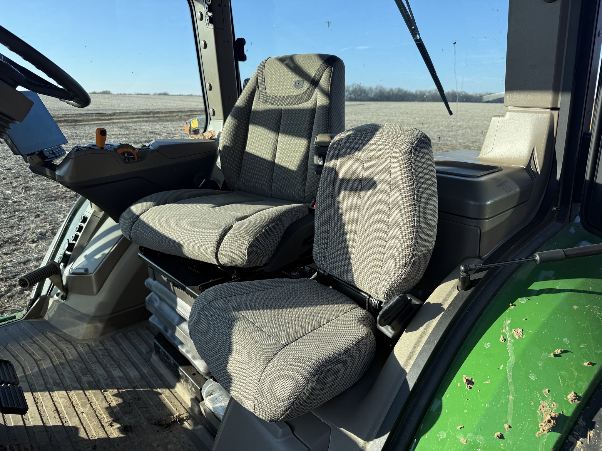  2025 John Deere 8R 340 at Heritage Tractor in Nevada, MO
