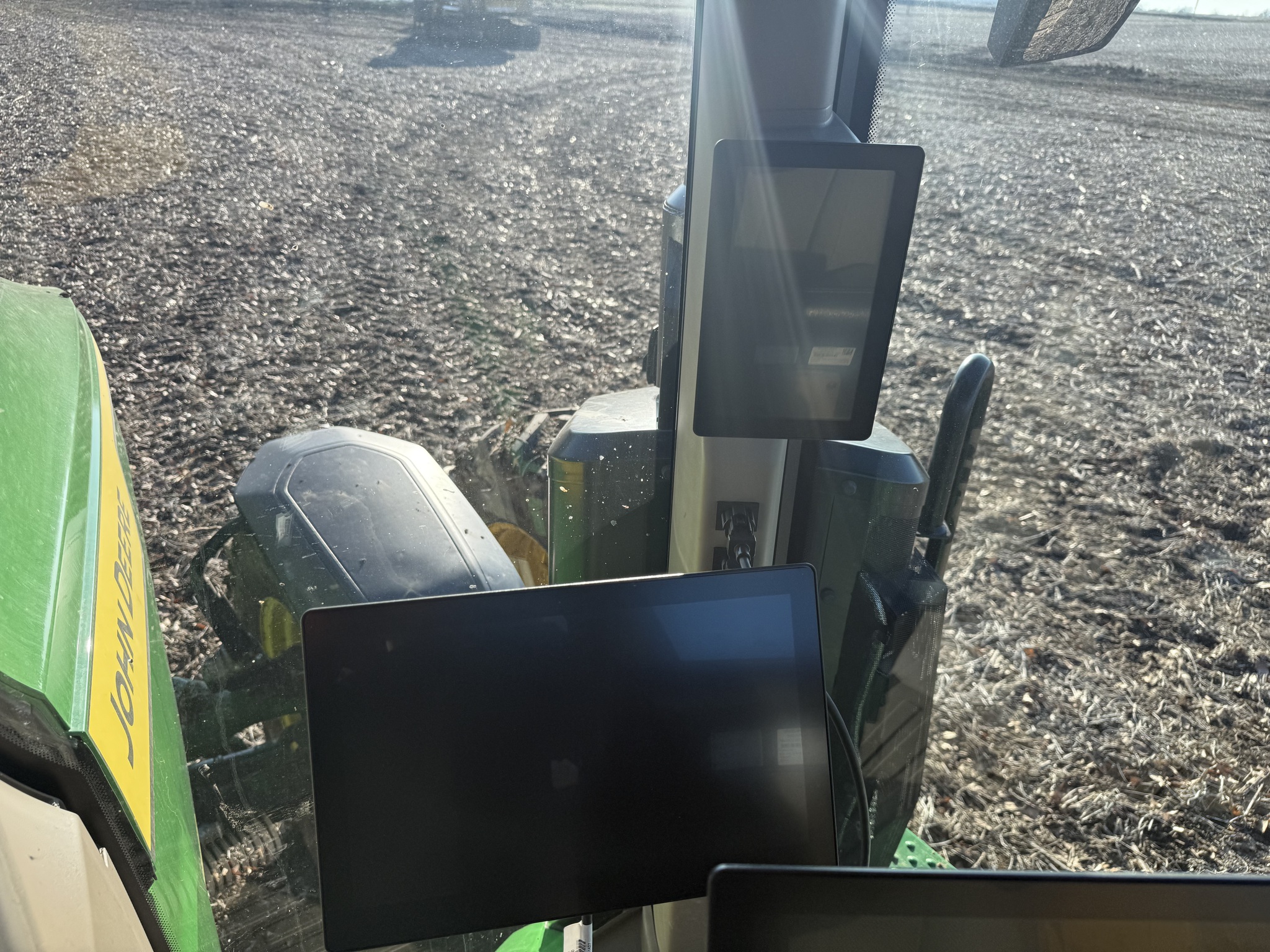  2025 John Deere 8R 340 at Heritage Tractor in Nevada, MO