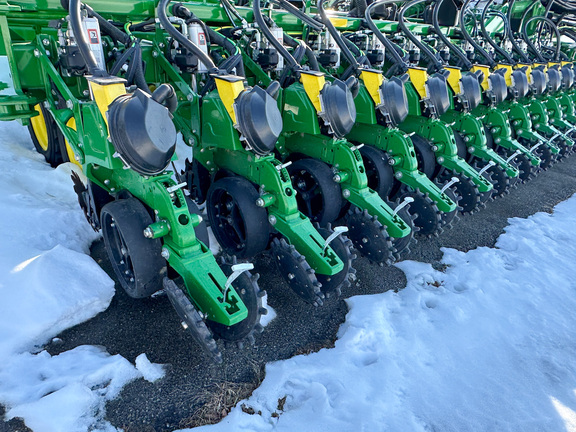 2025 John-Deere DB60