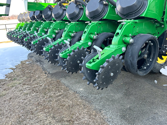 2025 John-Deere DB60