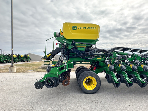 2025 John-Deere DB60
