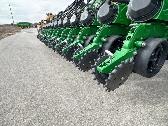 2025 John-Deere DB60