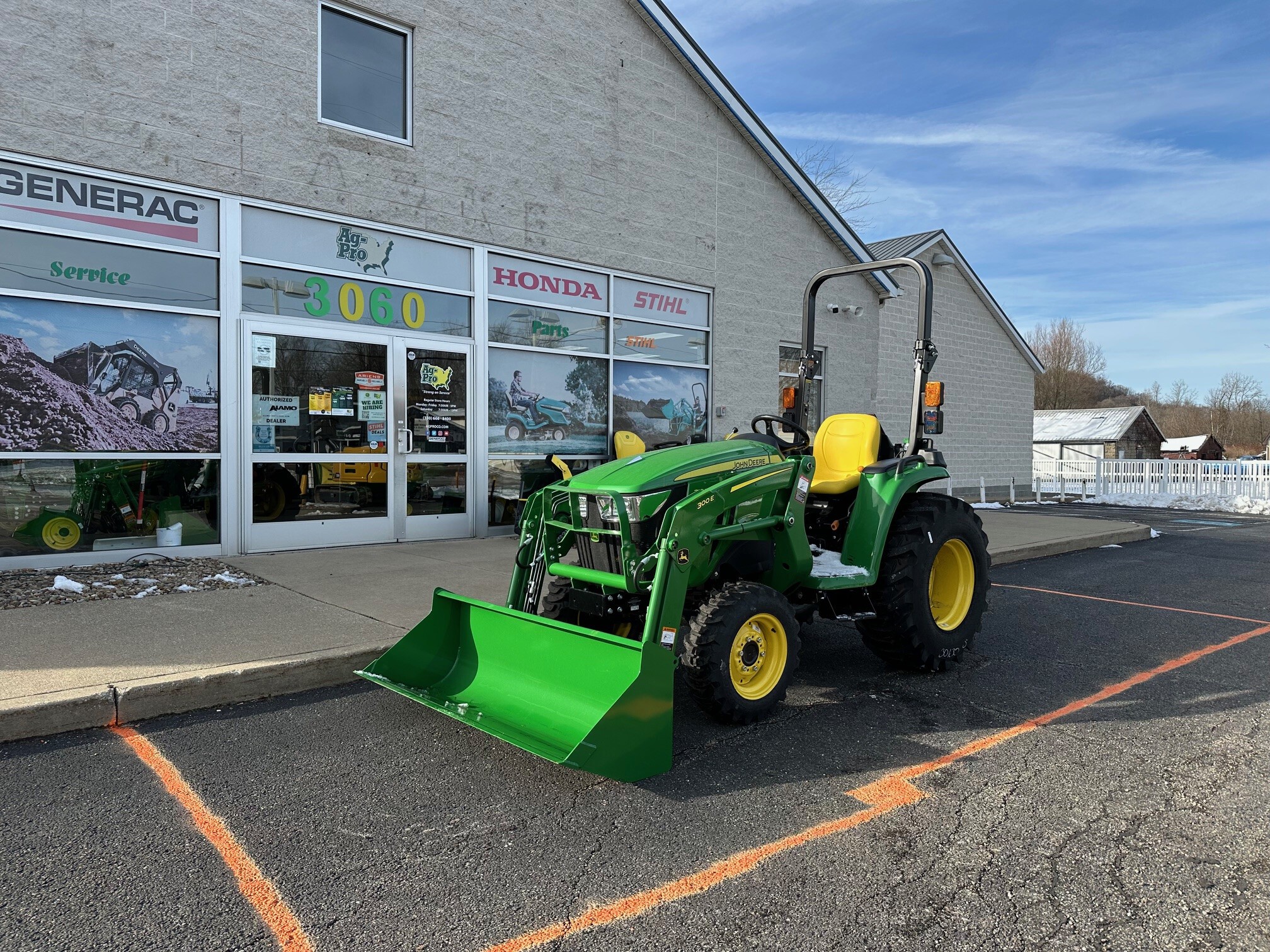 2025 John Deere 3032E Image 1